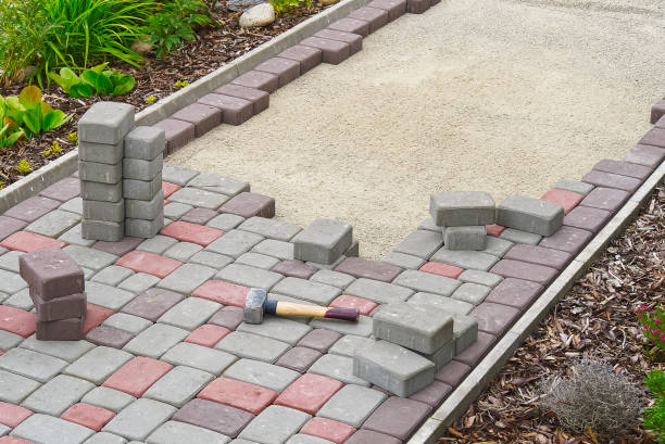 Best Concrete Driveway Paving in Beloit, KS